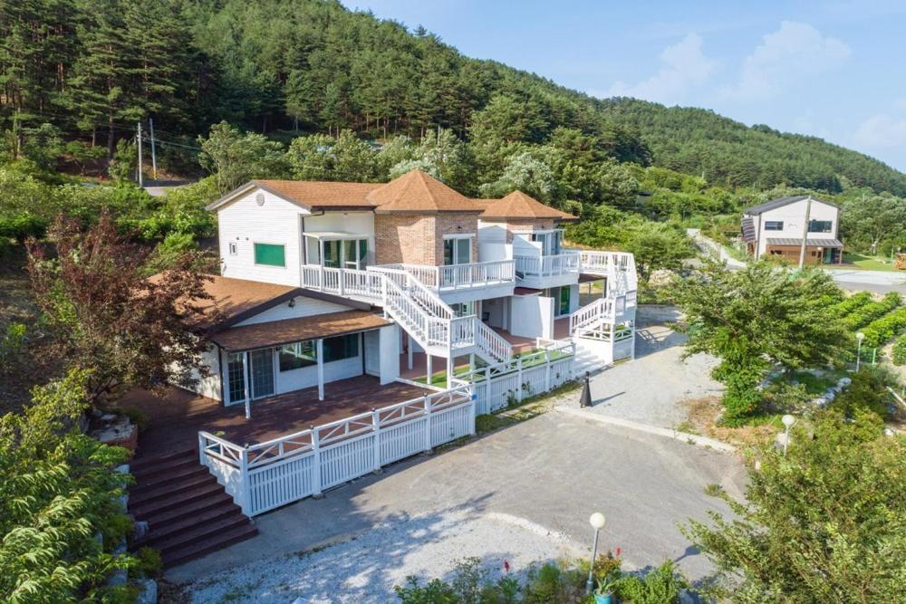 Hotel Gangneung Chunja Yeoinsook Exterior foto